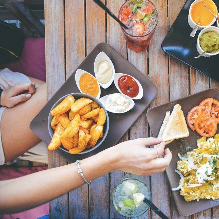 Ce sa mananci sanatos cand mergi la restaurant