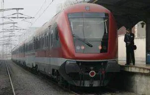 Pasagerii vor putea rasfoi gratuit carti in trenurile InterCity