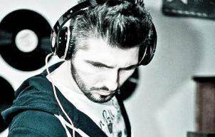 Party house de 1 martie cu DJ Adrian Pătrașcu
