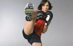 Calculeaza cate calorii consumi zilnic si cate arzi in 5 minute de diferite exercitii fizice!