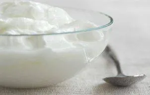 Retete cu iaurt: cele mai delicioase combinatii si valorile lor nutritive