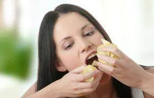 ALERTA! Produse alimentare care au mai multa sare decat o punga de chipsuri