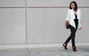 Cum sa porti pantaloni de piele oriunde fara sa pari penibila