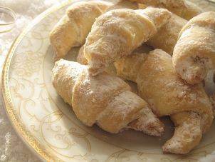 Cea mai buna reteta de cornulete cu rahat. Ingrediente pentru gust si textura