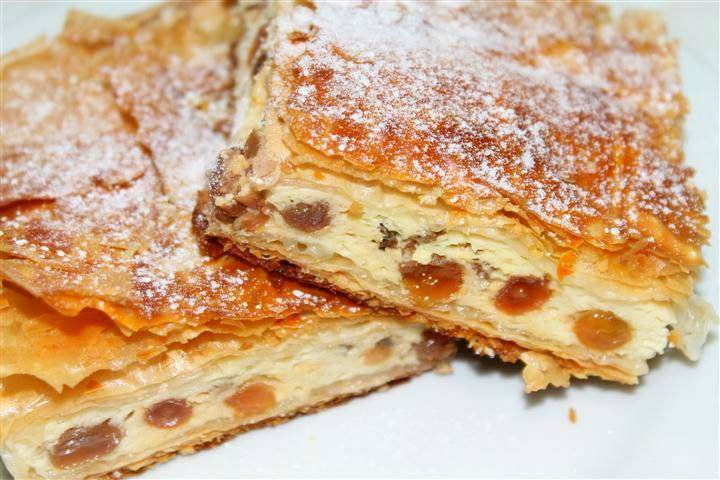 Retetele Tale: Placinta cu branza dulce si stafide