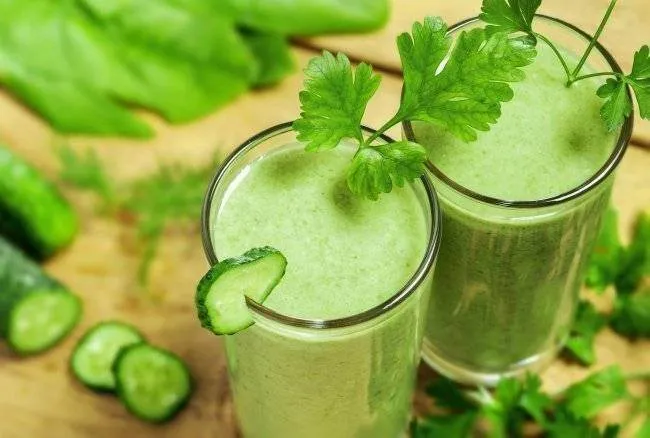 Aceste bauturi consumate inainte de culcare te pot ajuta sa scapi de grasimea abdominala