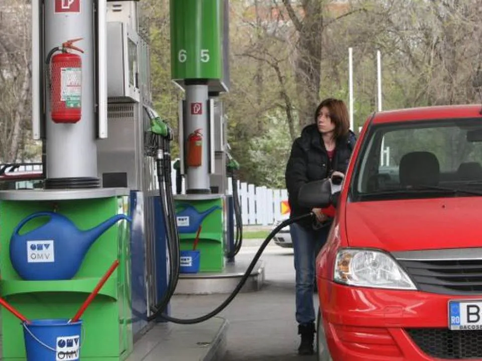 Trucuri care te vor ajuta sa economisesti combustibil cand conduci