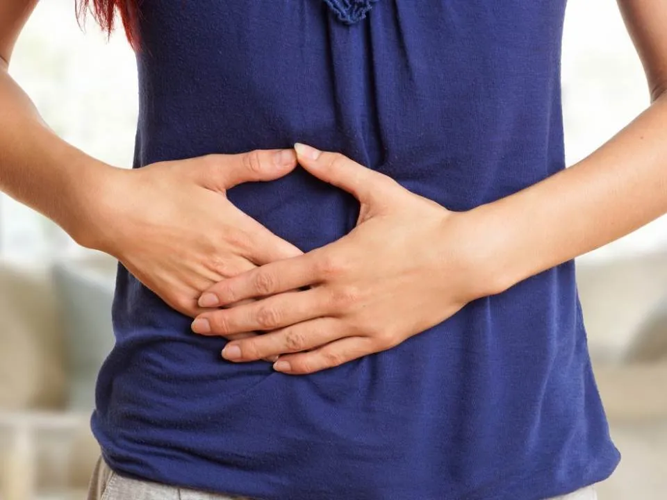 Simptomele timpurii ale cancerului ovarian! Orice femeie ar trebui sa stie asta