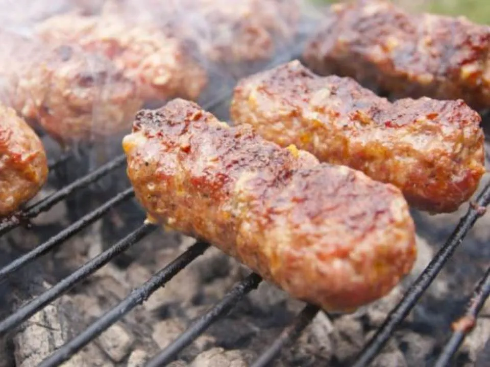 Cum sa prepari cei mai buni mici chiar la tine acasa! Secretul pentru a obtine un gust delicios!