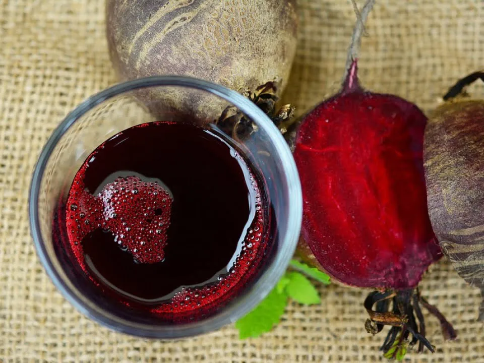 Ce se intampla daca bei o cana cu suc de sfecla rosie in fiecare zi! Beneficiile sunt absolut surprinzatoare