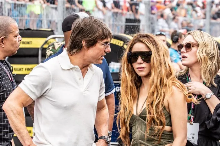 Shakira-Nu-Este-Interesată-Să-Să-Să-Să-Să-Scântece--Tom-Cruise-După-Formula-1-Hangout--Ea-Cred-Că-Este-Să-Să-Scânteie- -165
