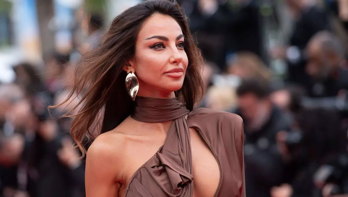 Vedetele strălucesc pe covorul roșu la Cannes. Mădălina Ghenea și Gina Chirilă, mai atrăgătoare ca niciodată.