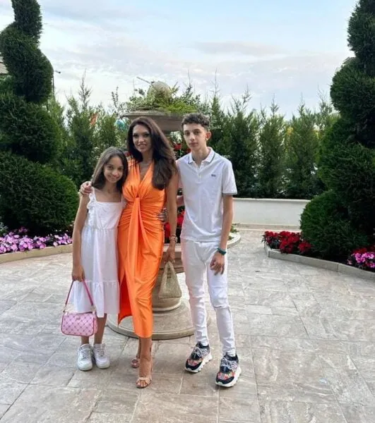 cristina spatar cu copii
