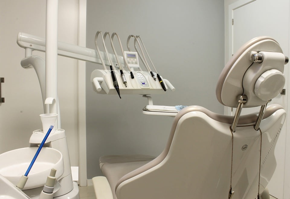 Tips&tricks: ce variante ai la dispoziție când ai nevoie de un aparat dentar?