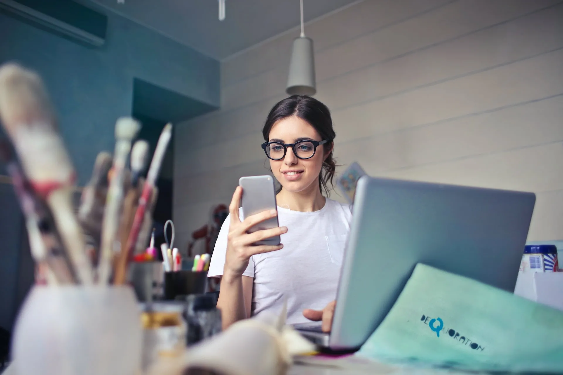 5 semne că ai nevoie de un detox digital și cum să-l faci ușor