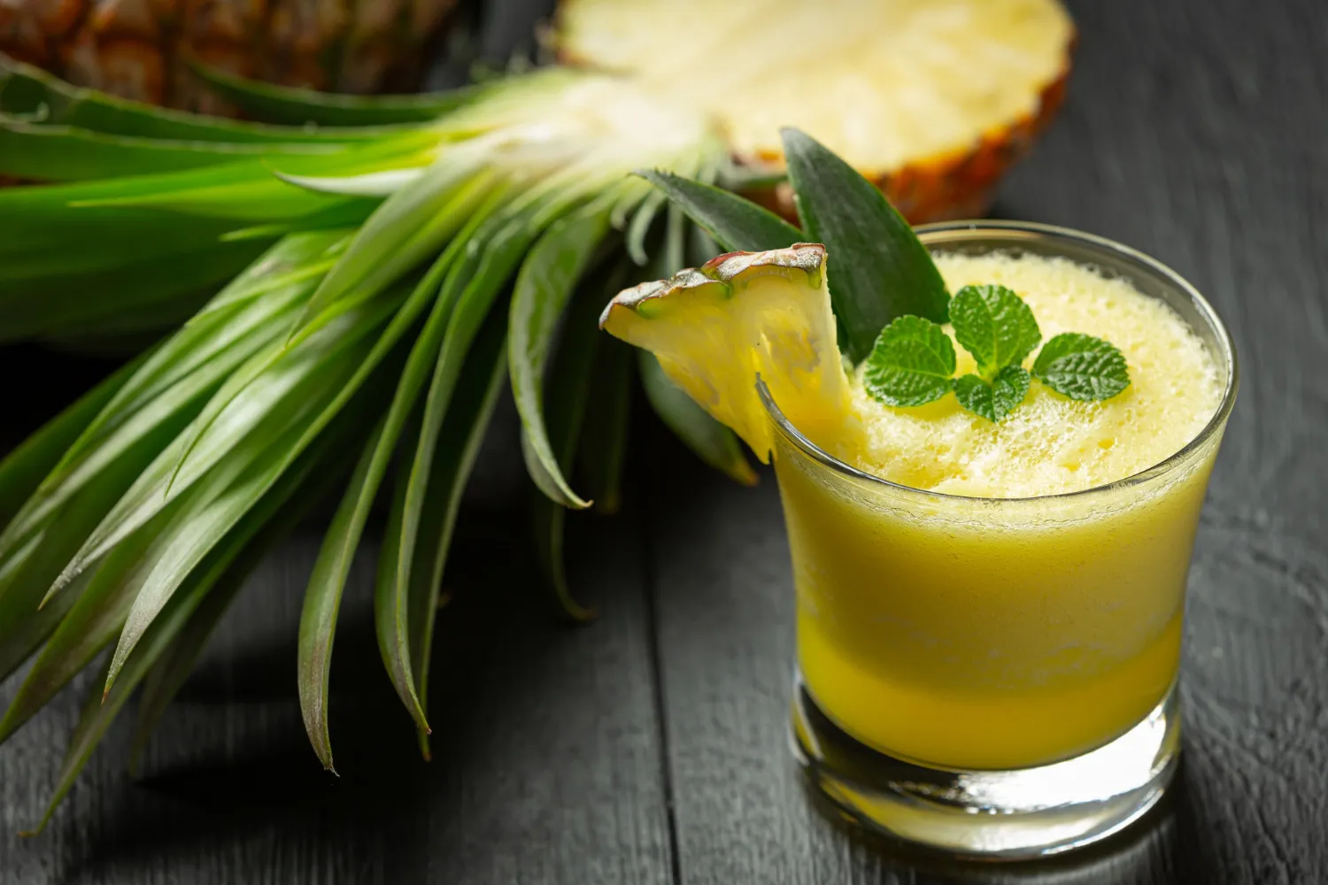 Shoturi reci cu ghimbir și ananas: O rețetă cu multiple beneficii pentru sănătate