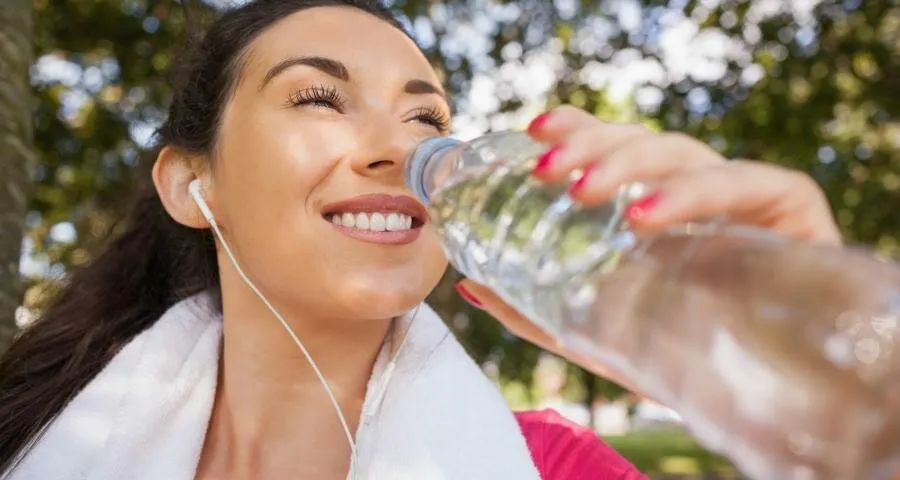 Accelerati metabolismul cu apa si 3 alimente surprinzatoare