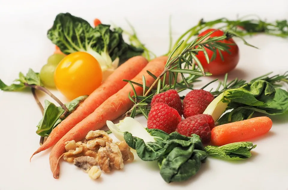 O dietă sănătoasă și echilibrată este esențială pentru menținerea unei stări de bine și prevenirea diverselor boli