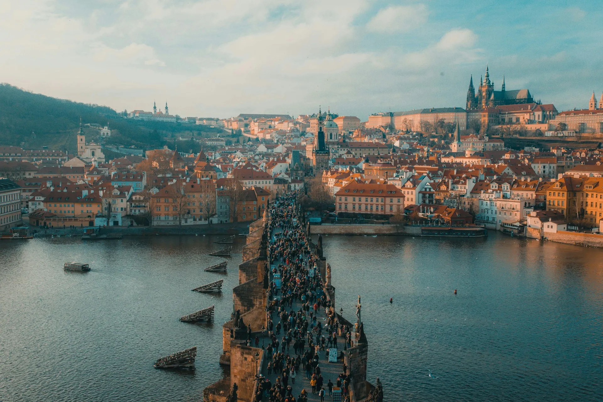 6 motive să vizitezi Praga