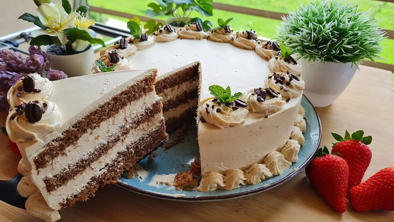 Tort catifelat cu cremă de cafea. Un dulce bun de casa