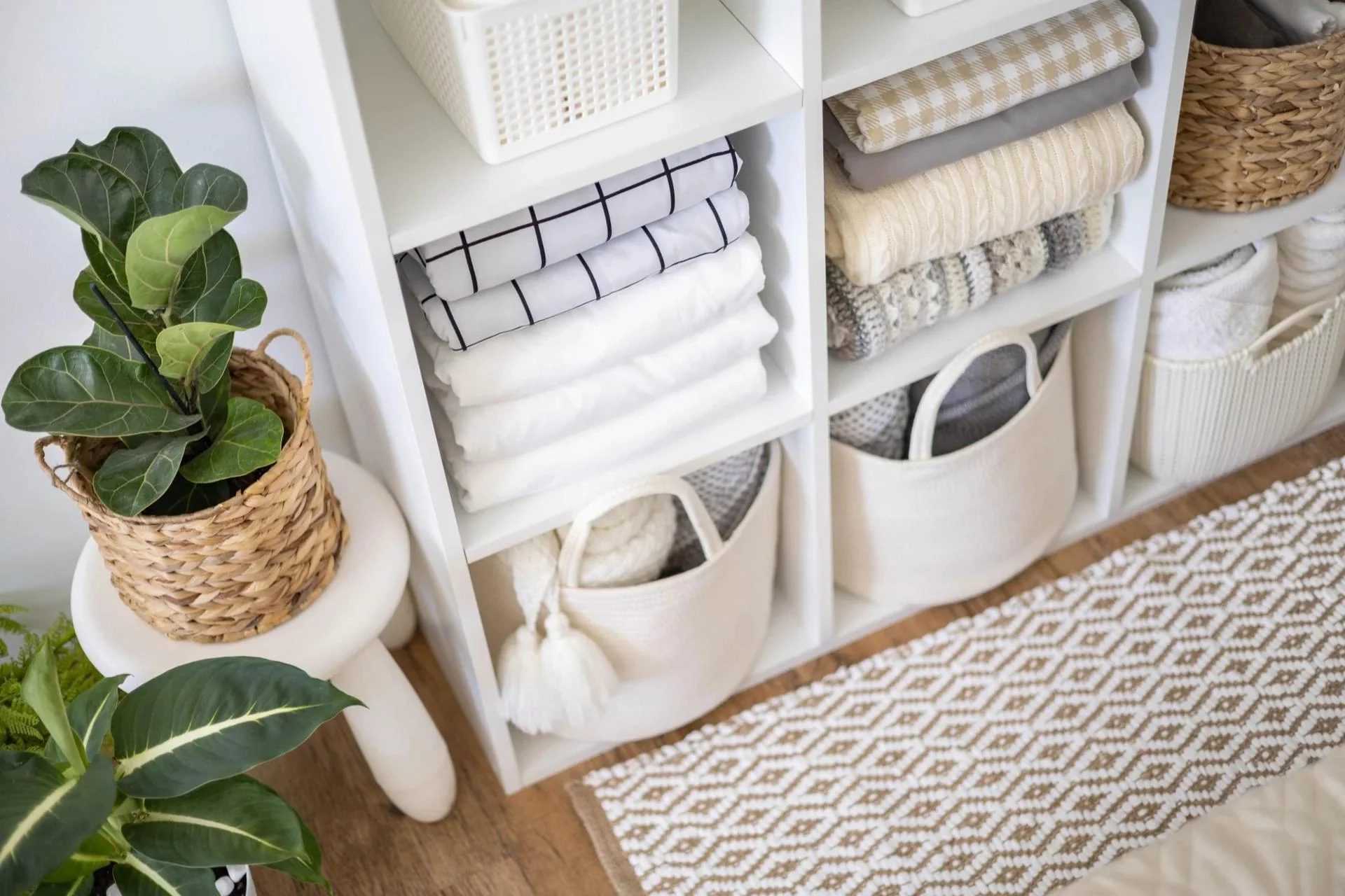 5 obiecte de mobilier care îți eficientizează spațiul din locuință