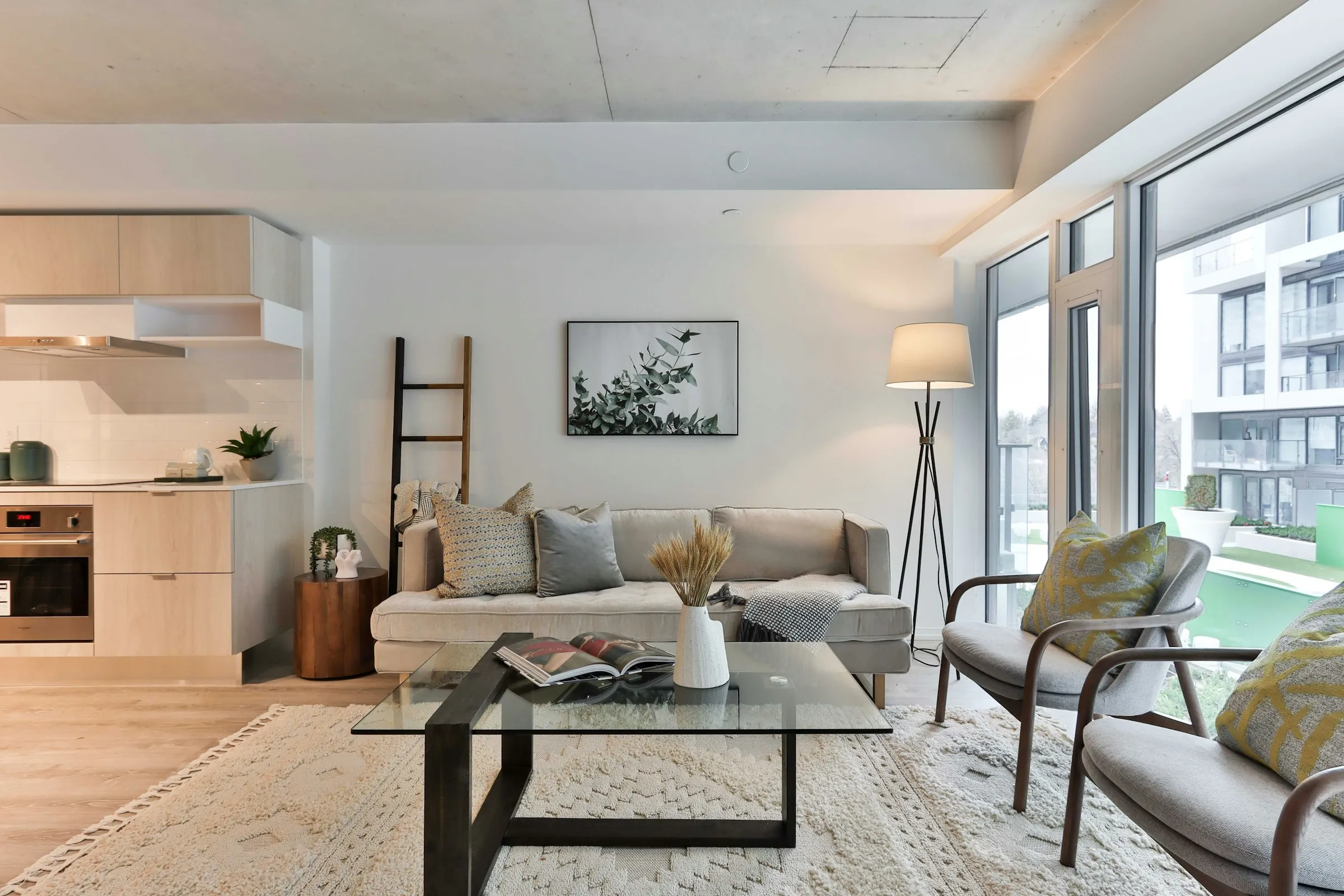 Transformă-ți camera de zi cu aceste 5 sfaturi de design interior