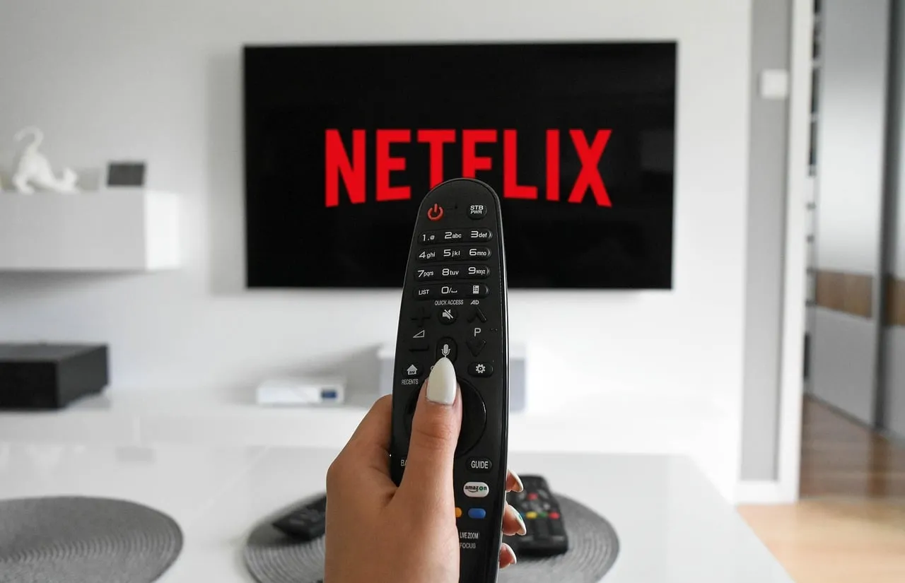 Netflix se îmbogățește și își transformă strategia! Ce surprize a pregătit pentru abonați în 2025?