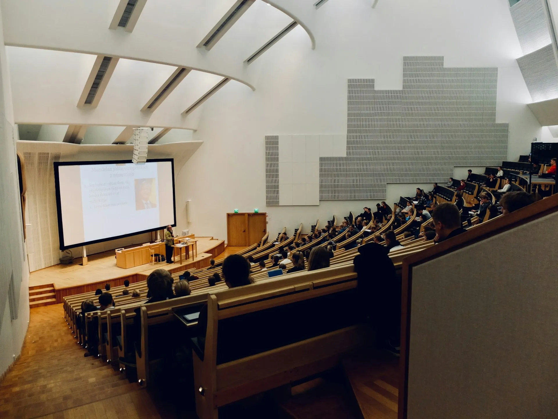 Lux la preț imbatabil! Tarifele căminelor pentru studenți în Timișoara