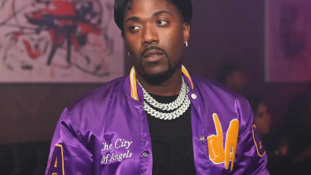 Ray J internat de urgență cu pneumonie severă