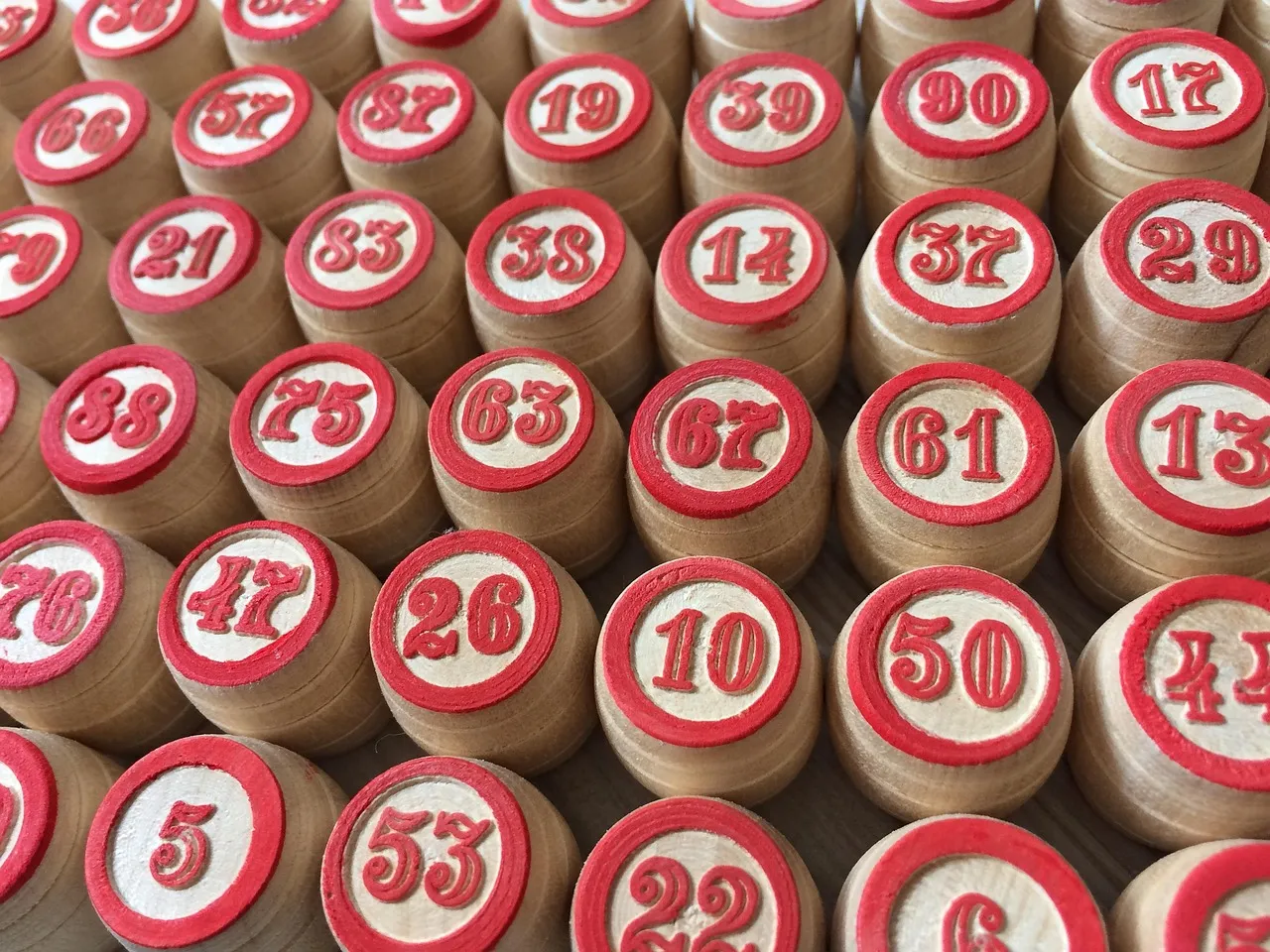 Joker-ul a explodat – 9,5 milioane de euro în joc. Report de 3,3 milioane la 6/49 joi