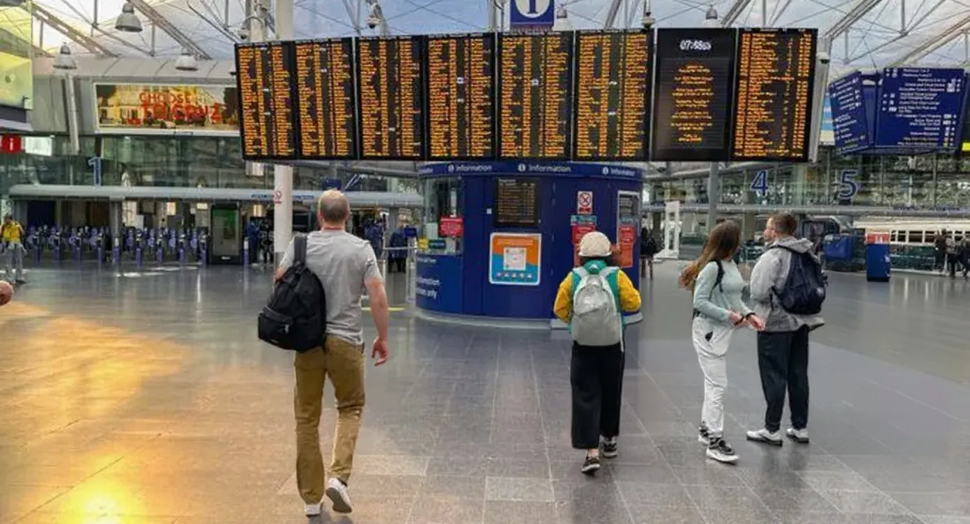 Marea Britanie: Guvernul pregătește o nouă linie ferată Birmingham-Manchester
