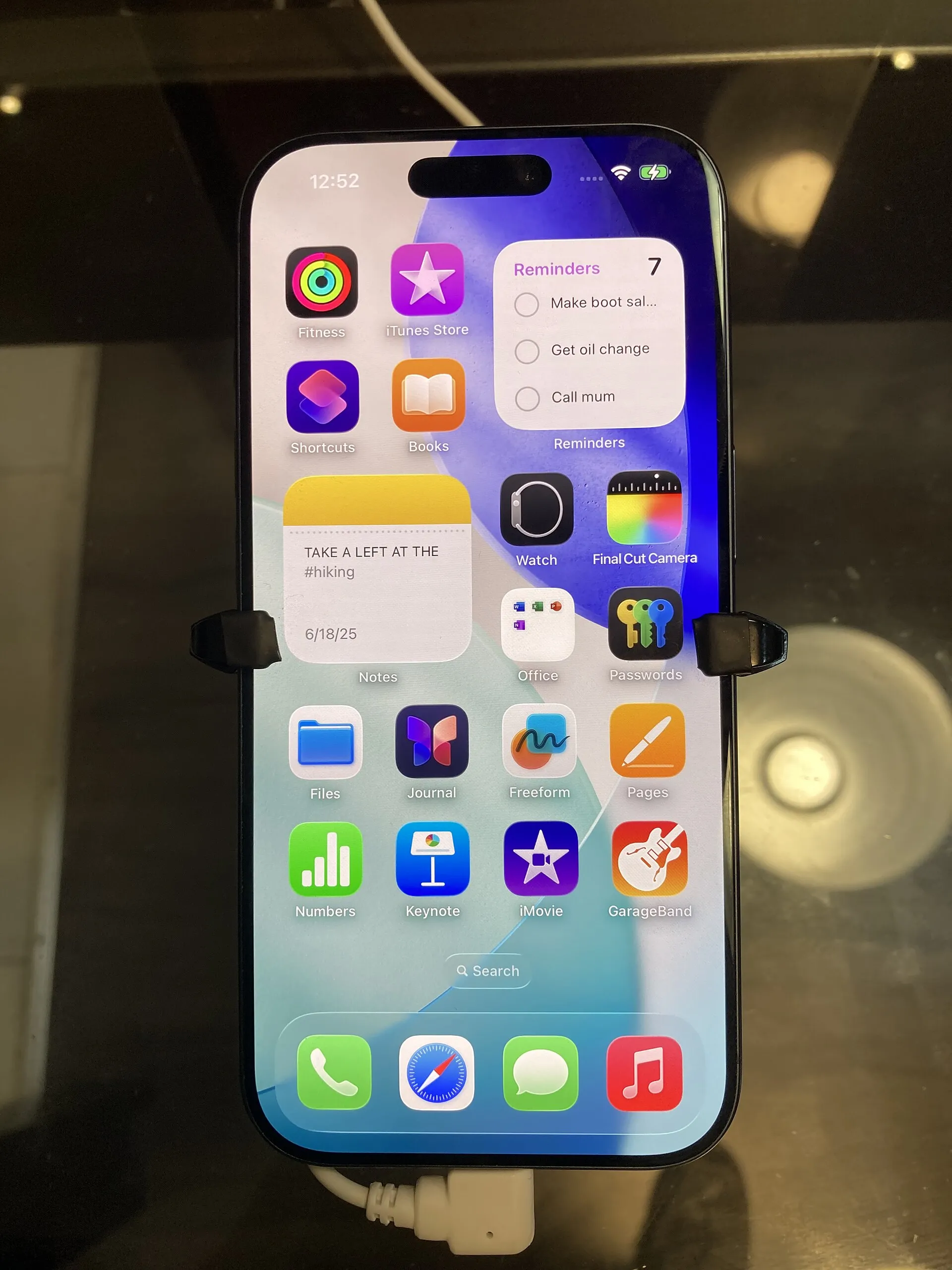 Recenzie iPhone 17 Pro 2026 și noutățile aduse camerei foto