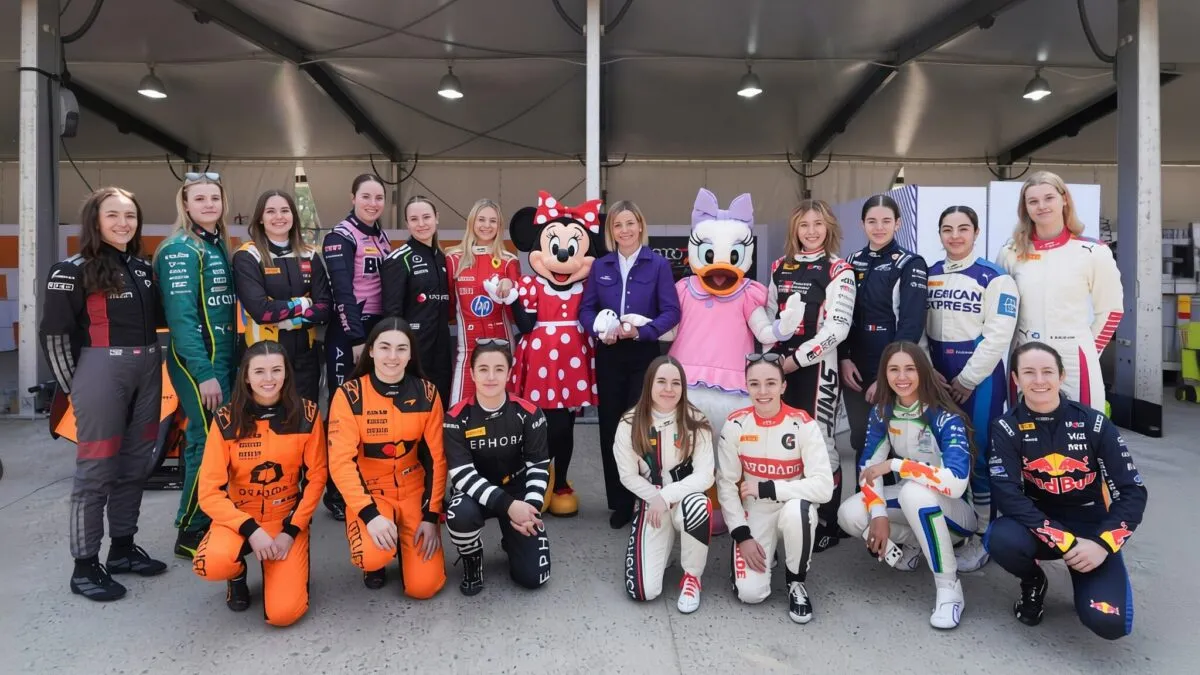 Disney le aduce pe Minnie si Daisy in F1 Academy printr-un parteneriat extins