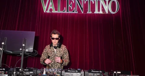 Valentino a transformat New York-ul într-un bâlci de lux pentru noua colecție