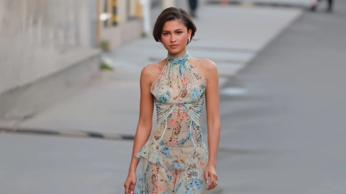 Zendaya a purtat o rochie McQueen din colecția toamnă 2026 la Jimmy Kimmel Live
