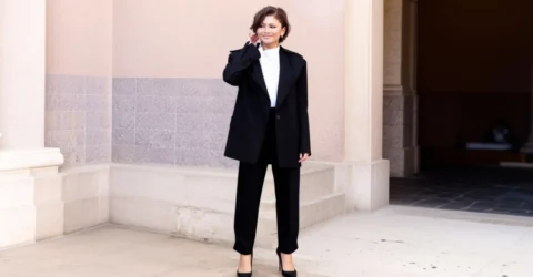 Zendaya revine la negru cu pantofii So Kate cu toc de 120 mm