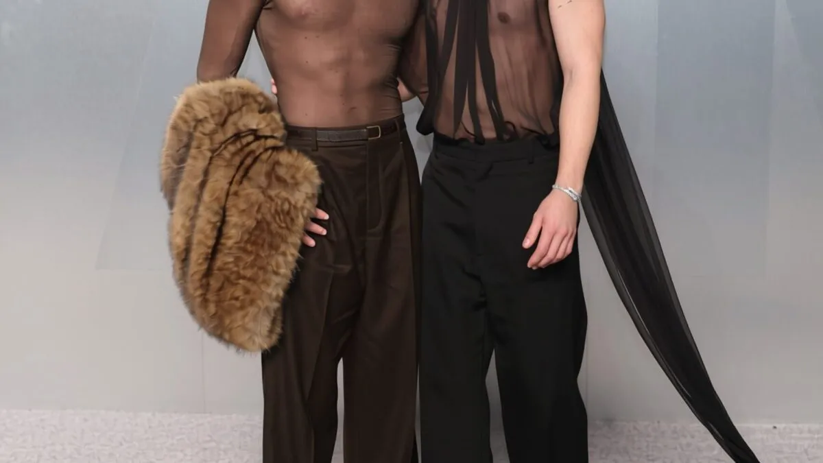Michael B. Jordan și Jessie Buckley sărbătoresc Oscarurile la petrecerea Vanity Fair