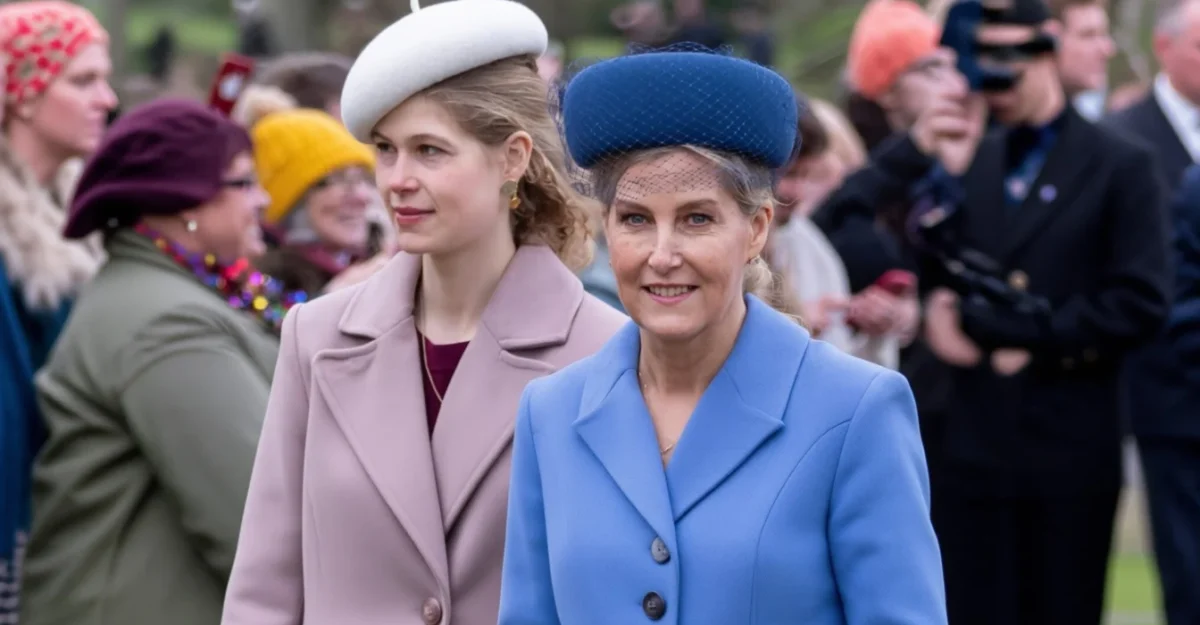 Ducesa Sophie și fiica sa Lady Louise surprinse cu același accesoriu la Jubileu