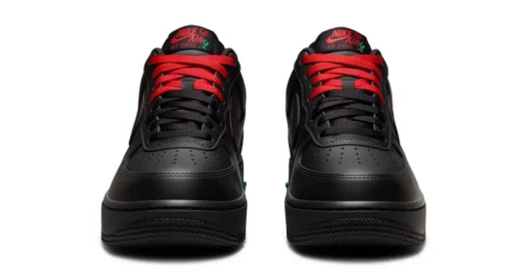 Nike Air Force 1 Black Rose costa 115 dolari si aduce un design floral inedit