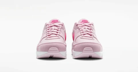 Nike lanseaza noul Air Max 90 Pink Denim la pretul de 145 de dolari