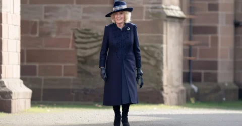 Regina Camilla a purtat din nou cizmele preferate de 5 cm de la Russell & Bromley
