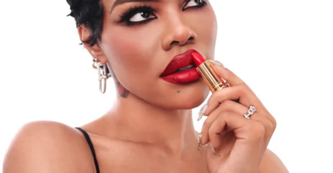Revlon vinde 11 rujuri pe minut si o alege pe Teyana Taylor noua imagine