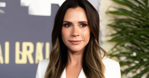 Victoria Beckham a devenit blondă de Paște dar știrea a dispărut misterios