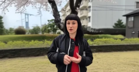 O româncă acuzată de hărțuire olfactivă în Japonia din cauza unui deodorant