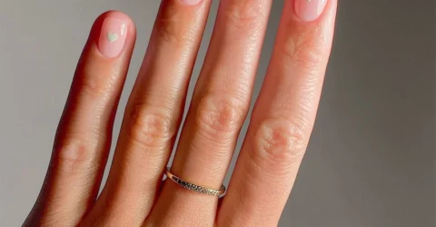 17 modele de unghii nude care te vor face să renunți la culorile țipătoare