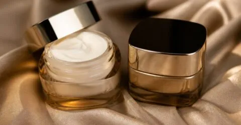 Merită rutina de 34 de lire sterline pentru ten matur. Ce primești real de la două produse L’Oréal Age Perfect