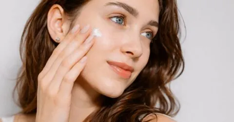 Rutina de skincare. 12 săptămâni de consecvență te scapă de testarea haotică a produselor