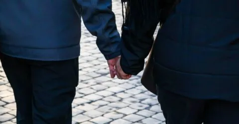 O plimbare împreună ar putea ajuta comunicarea în cuplu, sugerează un studiu pe aproape 1.700 de cupluri